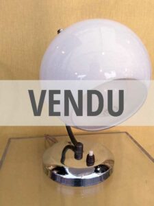 Petite lampe de bureau articulée des Années 40 en métal avec son Globe et verre en Opaline