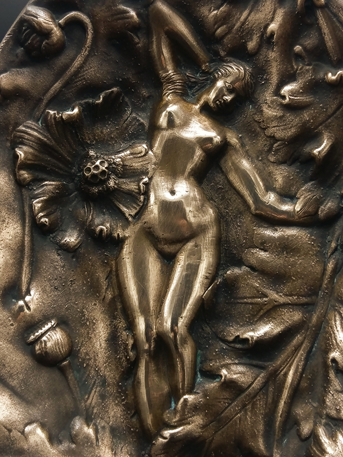 Magnifique Vide Poche " l'Eclosion " Symbolisme Art Nouveau en Bronze