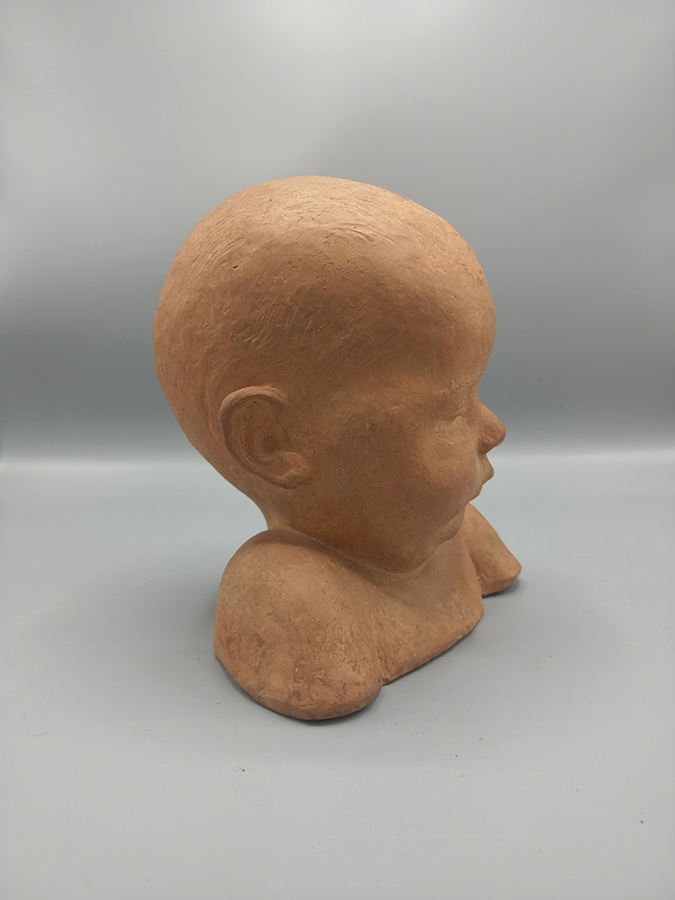 Sculpture Buste de Bébé en Terre Cuite signée A. BENON